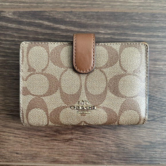 Coach Signature Canvas Snap Wallet - Picture 1 of 15